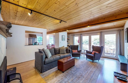 Duncans Mills House | Howard's Place on the River