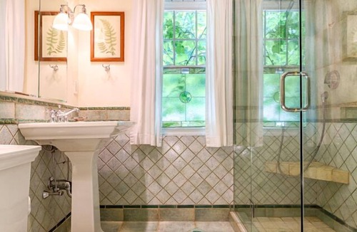 Fitchburg Bed & Breakfast | Howarth House B&B