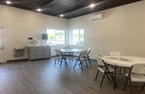 Coulter Sub Mcgee House | Howdy 2024 RV & Resort, 10mi to TX A&M, comfy beds,lots amenities incl,sleeps 4!
