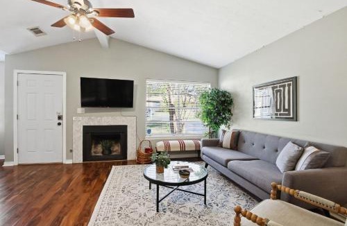 La Brisa House | Howdy Hang Out - Cozy, Cute and Comfortable House! home