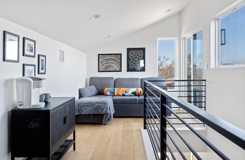 Chestnut House | Howdy House - Pool - Grill - Downtown Views - Walkable Coffee Shops