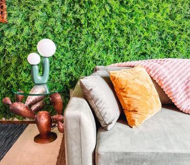 North Nashville House | Howdy Y'all - Minutes To Broadway & Free Parking