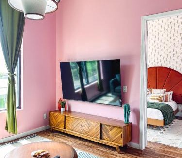 North Nashville House | Howdy Y'all - Minutes To Broadway & Free Parking