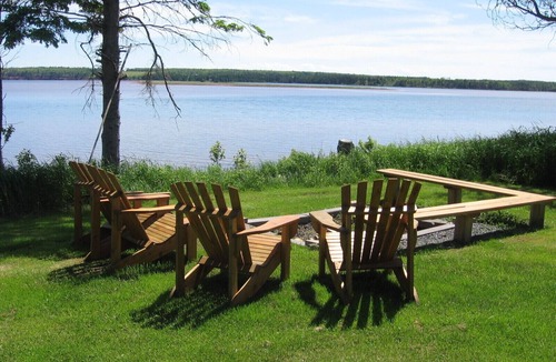 Red House House | Howe Bay Beach House/PEI Oceanfront Vacation Rental