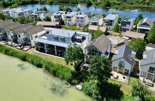 Malmesbury Apartment | Howells Mere 90, Crows Nest