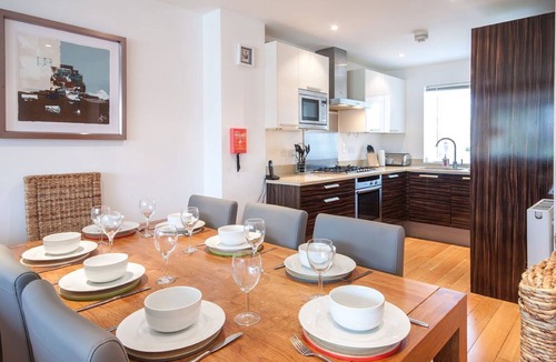 Malmesbury House | Howells Mere 47, Robin Lodge