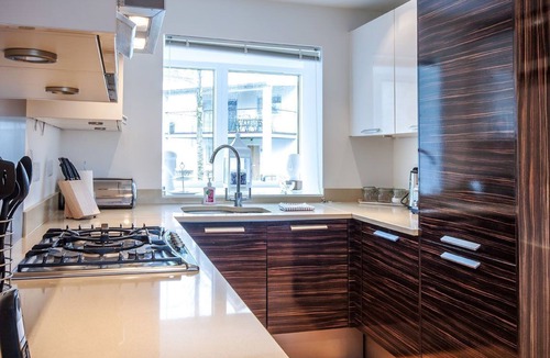 Malmesbury House | Howells Mere 47, Robin Lodge