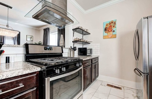 Lincoln Terrace House | Howes Capitol–3 in 1-near OU Med, Bricktown, Arena