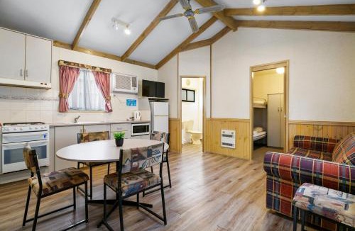 Howlong Resort | Howlong Caravan Park