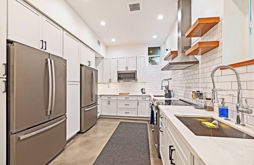 Wailuku Hostel | Howzit Hostels