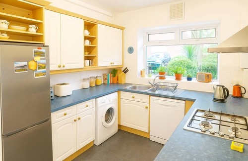 Hoxton West Apartment | Hoxton apartment with Parking Sleeps 6