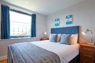 Rushmoor District Apartment | HQ Aparthotel Farnborough