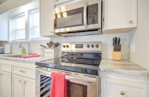 Madison House | HSV/DOWNTOWN MADISON- GORGEOUS HISTORIC BUNGALOW