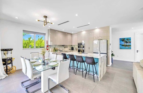 South Middle River House | HTD Pool-BBQ-Games-Near Las Olas
