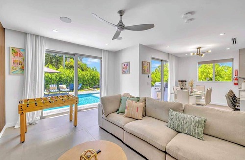 South Middle River House | HTD Pool-BBQ-Games-Near Las Olas