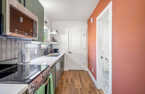 Greater East End Apartment | Htown eclectic funk vibe A - 3 km from FIFA Fest