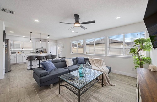 Houston House | Htown Getaway | Game Room BBQ Fire Pit Sleeps 16