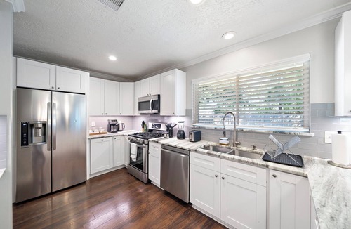 Willow Meadows/Willowbend Area House | Htown Home Near NRG, Med Center | BBQ Yard Games