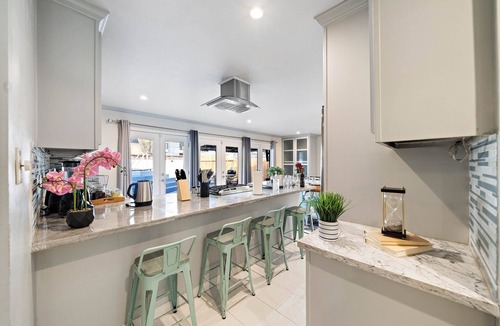 Brookhollow House | Htown Pool Nr Heights, Galleria | HotTub | Games