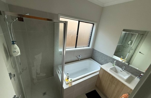 Rockbank House | https:/www.facebook.com/share/1DDaoeXKr5/?mibextid=wwXIfr