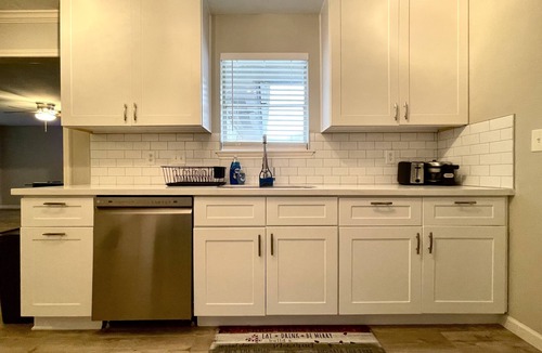 Sugar Land Villa | HTX Gateway 4-Bedroom Resort Style Villa w Pool