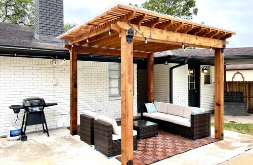 Sugar Land Villa | HTX Gateway 4-Bedroom Resort Style Villa w Pool
