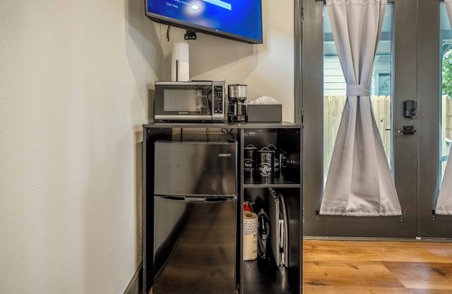 Greater East End Apartment | HTX Ultra Hotel Suite #2 - 2 km from FIFA Fest