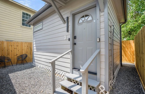 Greater East End Apartment | HTX Ultra Studio Suite #3 - 2 km from FIFA Fest