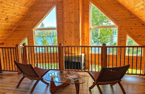 Saint-David-de-Falardeau Ski Chalet | Huard | Tavata Chalets | Petit paradis sur le lac