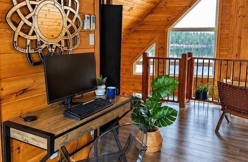 Saint-David-de-Falardeau Ski Chalet | Huard | Tavata Chalets | Petit paradis sur le lac
