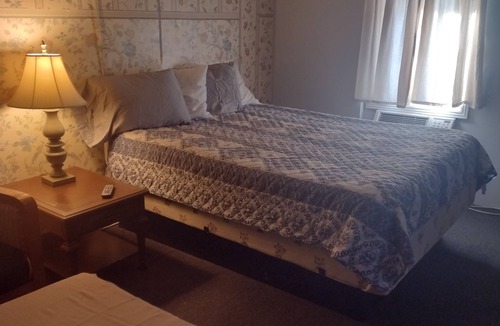 Limon Hotel | Hub City Inn