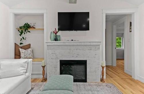 Fox Point House | Hubbards Cozy Convenient Cottage