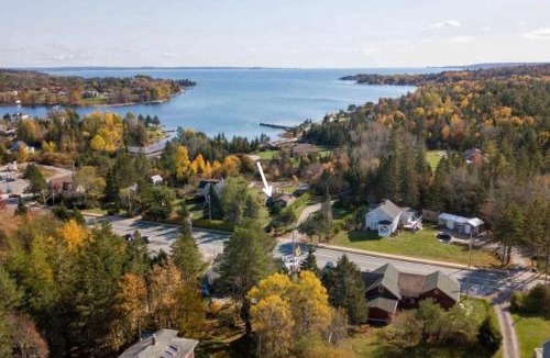 Fox Point House | Hubbards Cozy Convenient Cottage