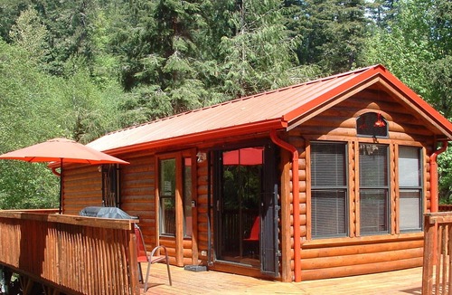 Greenwater Cabin | Huckleberry Cabin mountain retreat.