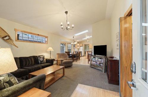 River West House | Huckleberry Cottage