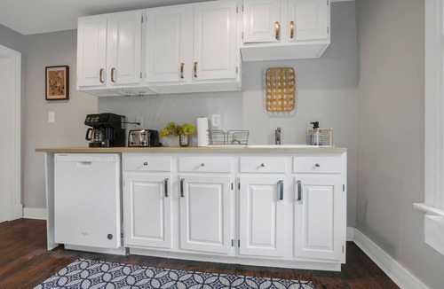 North Wales Apartment | Huckleberry Haven: 4-bedroom Luxury Apartment