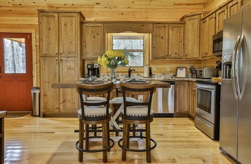 Natures Courtyard Cabin | Huckleberry Hideaway