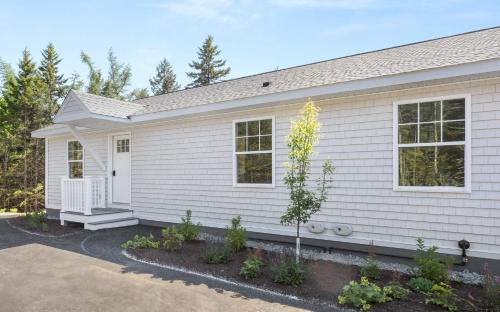 Bernard House | Huckleberry Hollow - Private Retreat