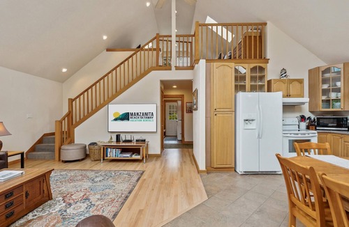 Manzanita House | Huckleberry House