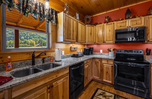Maggie Valley Cabin | Huckleberry Lodge ~ by Willow Tree Cabins