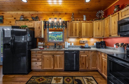 Maggie Valley Cabin | Huckleberry Lodge ~ by Willow Tree Cabins