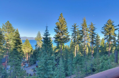 Ridgewood House | Huckleberry - Luxury Lake View 4BR in North Lake with Private Hot Tub