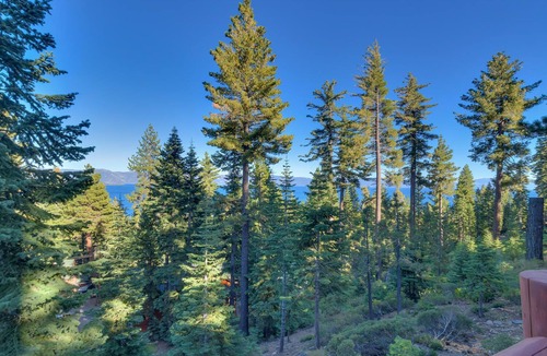 Ridgewood House | Huckleberry - Luxury Lake View 4BR in North Lake with Private Hot Tub