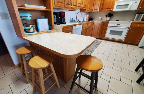 Lost Bridge Village House | Huckleberry Shores-Lakefront & Lakeview Home-Near Boat Launch-Swimming Pool.