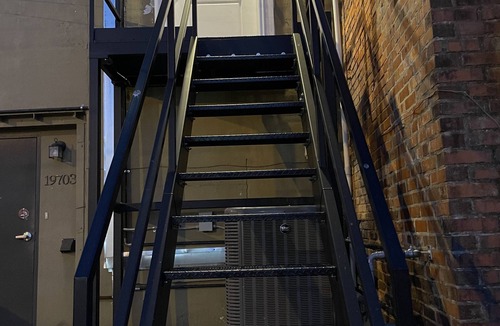 Huntingdon Apartment | Huddleston Hall - Historic Downtown Apartment