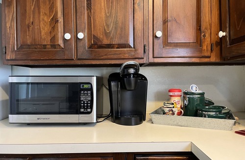 Old North Columbus House | Hudson Cottage | Fast WiFi!