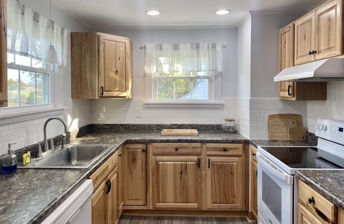 Hudson House | Hudson Creekside Hideaway