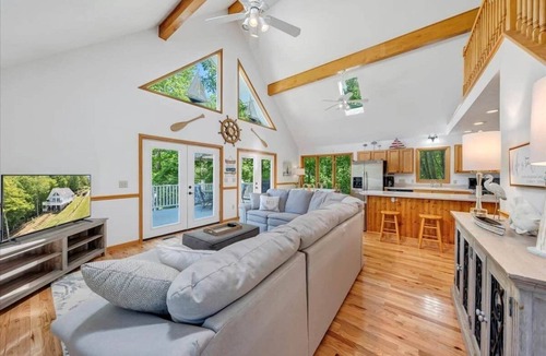Huddleston House | Hudson Haven