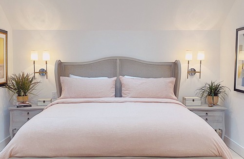 Craryville House | Hudson Hilltop Retreat