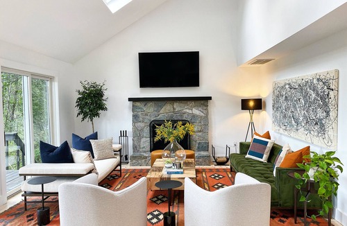 Craryville House | Hudson Hilltop Retreat